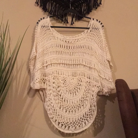 ✨White Boho Top✨ - Picture 4 of 4